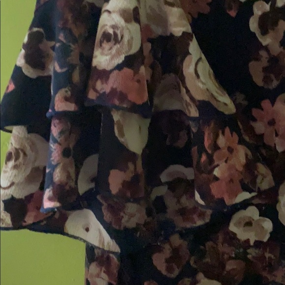 Free Kisses Blouse - Picture 4 of 4